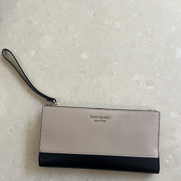 Handbags - Kate Spade large slim bifold wallet NWT